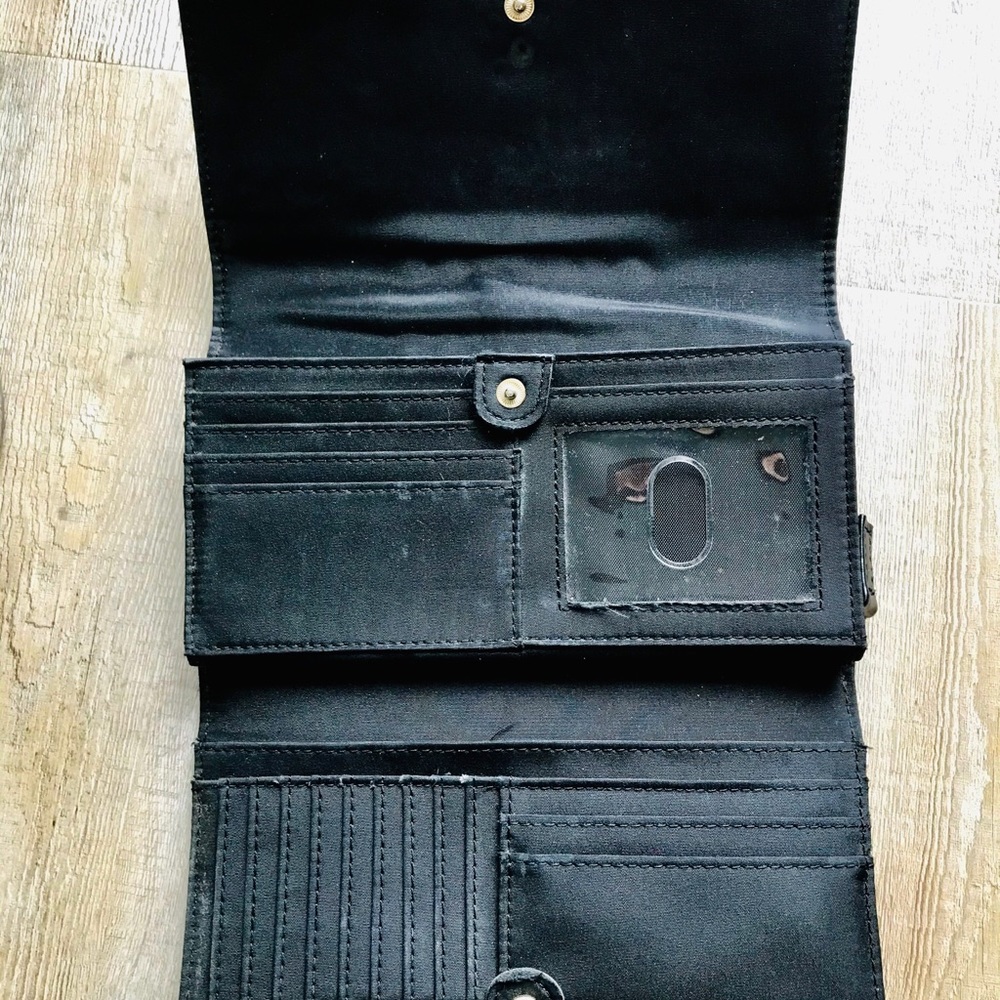 Kenneth Cole Reaction Wallet - Picture 3 of 5